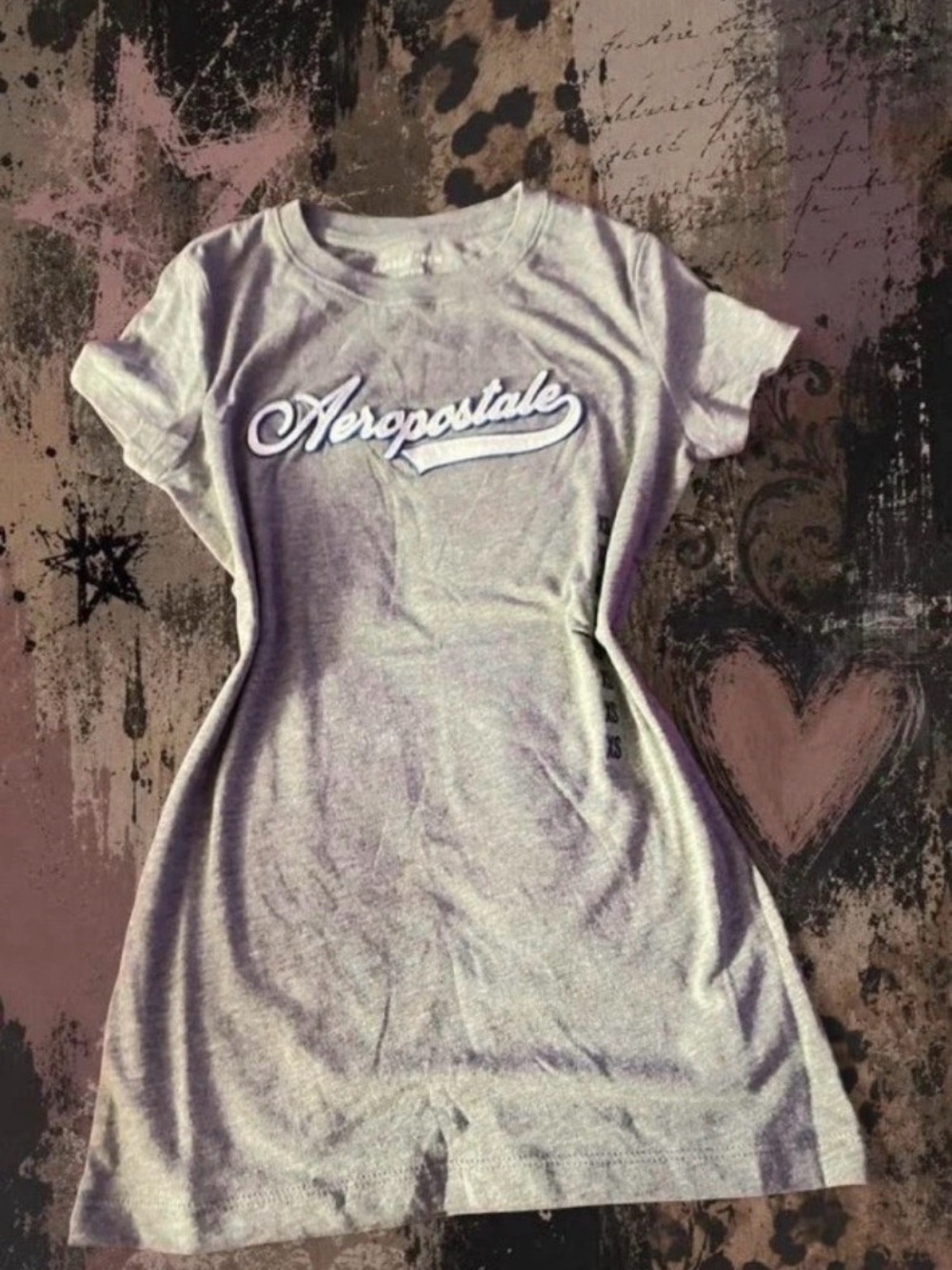 Vintage Y2K grey graphic tee 2000’s retro Aeropostale shirt